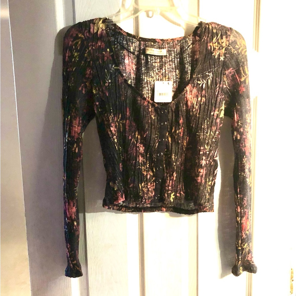 We The Free Black Floral Button-Front Cropped Top
